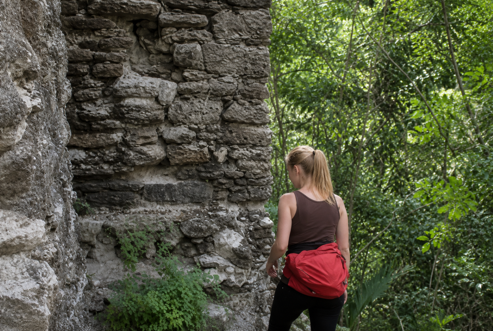 Exploración entre templos y acrópolis en El Zotz
